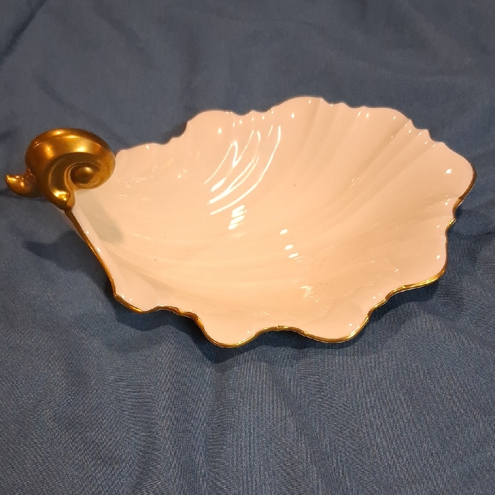 Ivory Bone China Mikasa Cream Shell Dish